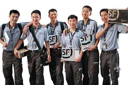 企業的定做工作服款式到底要不要經常更換？